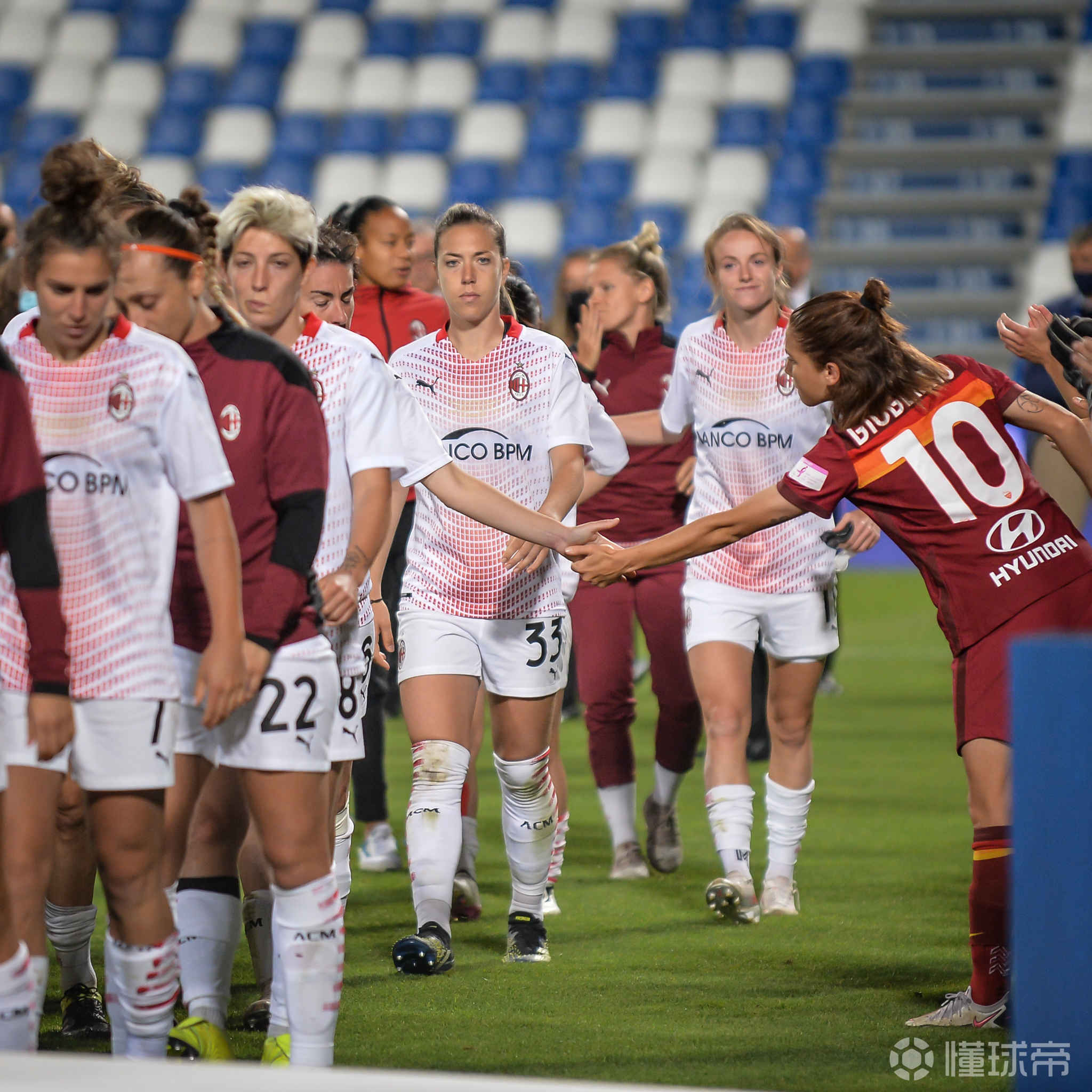 意大利女足甲级联赛半决赛，尤文图斯不敌AC米兰